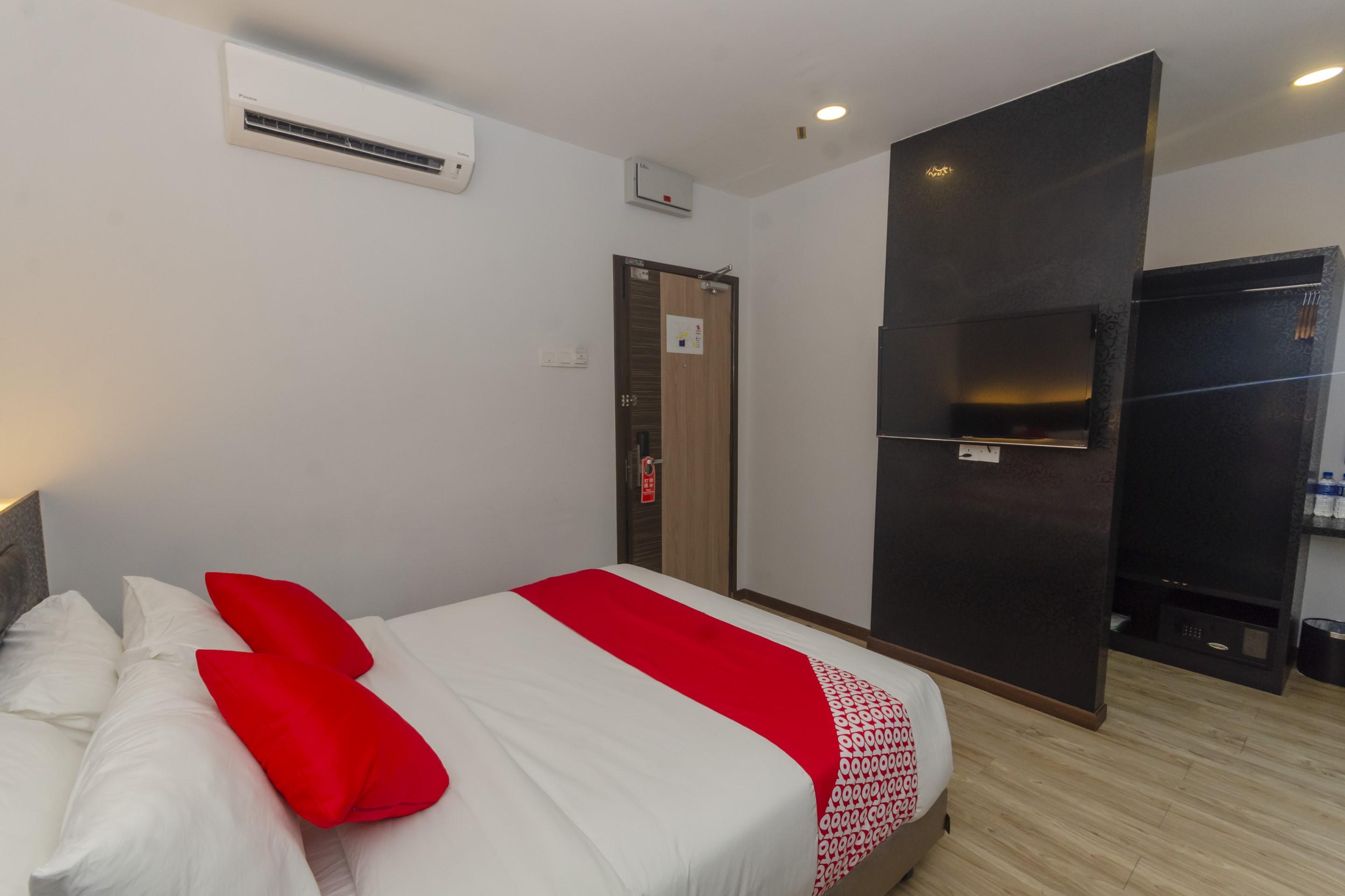 Oyo 717 Mr J Hotel Wakaf Che Yeh 2 Exterior photo