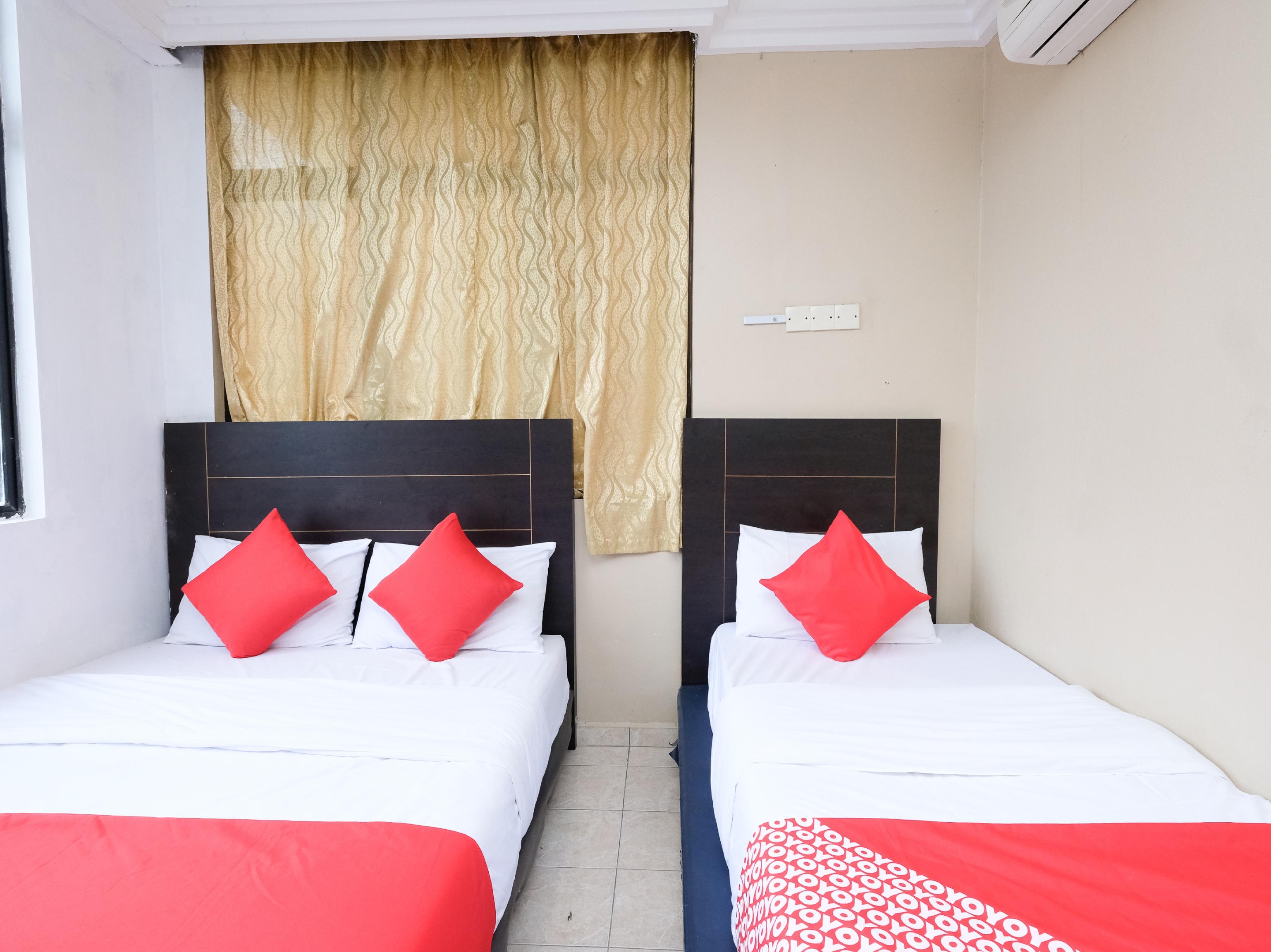 Oyo 717 Mr J Hotel Wakaf Che Yeh 2 Exterior photo