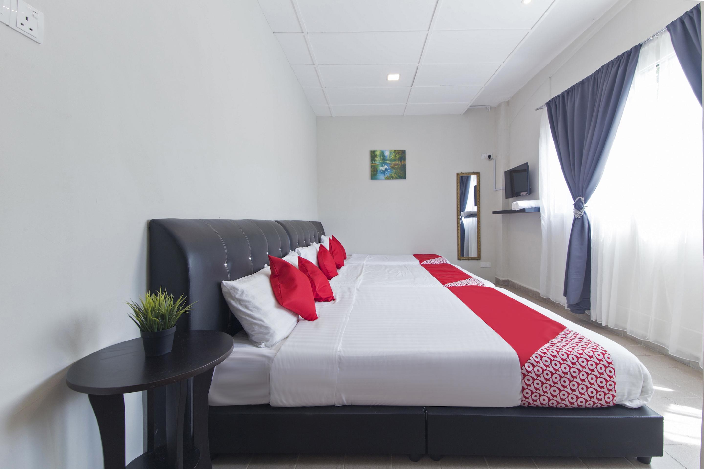 Oyo 717 Mr J Hotel Wakaf Che Yeh 2 Exterior photo