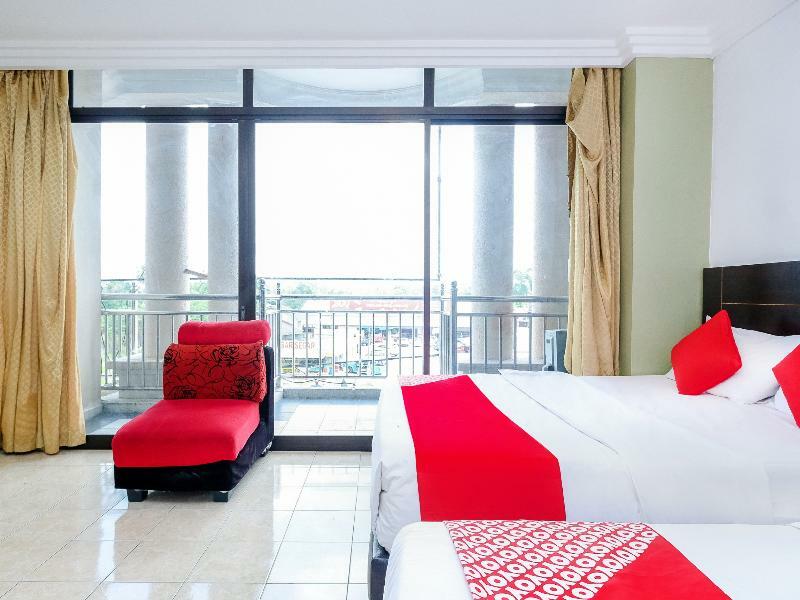 Oyo 717 Mr J Hotel Wakaf Che Yeh 2 Exterior photo