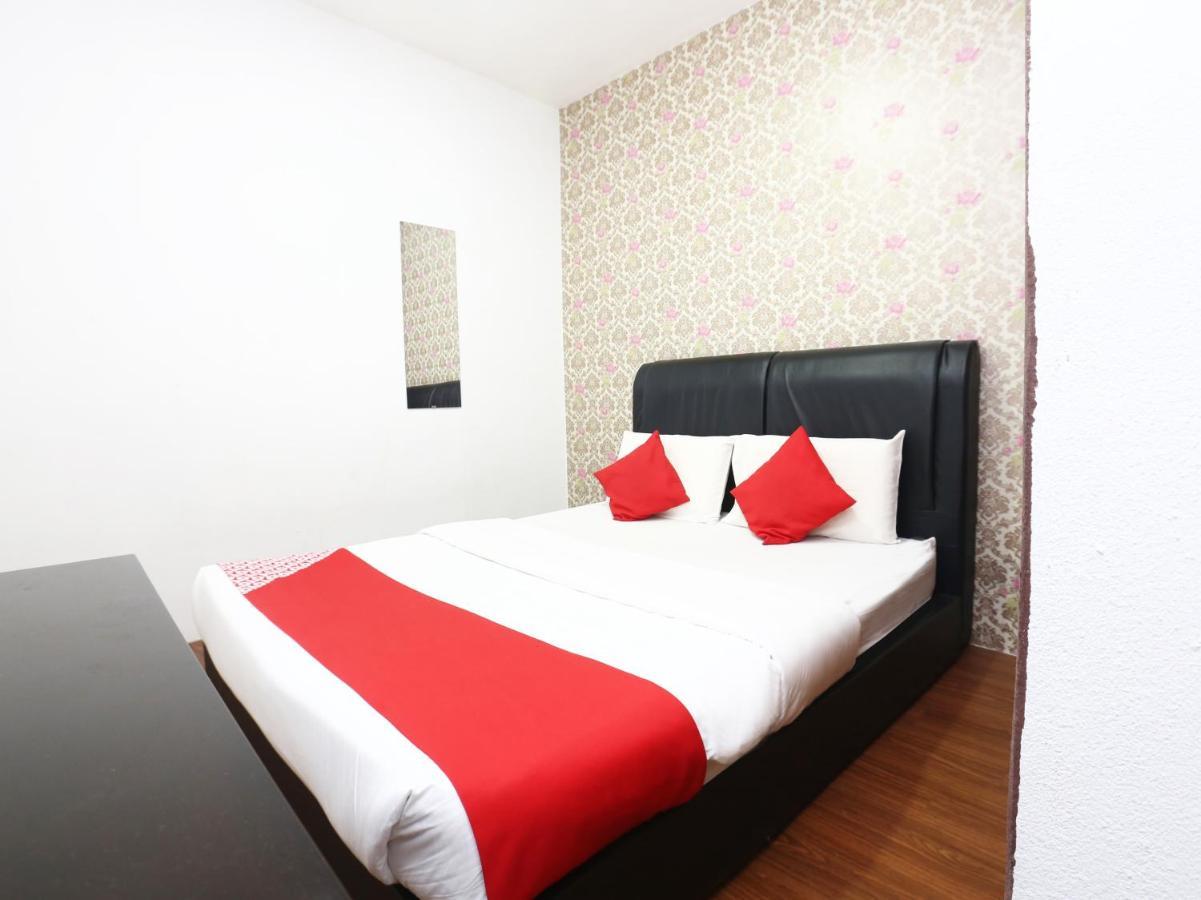 Oyo 717 Mr J Hotel Wakaf Che Yeh 2 Exterior photo